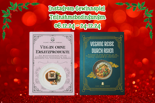 Zwei vegane Kochbücher in weihnachtlicher Umgebung als Preise eines Gewinnspiels